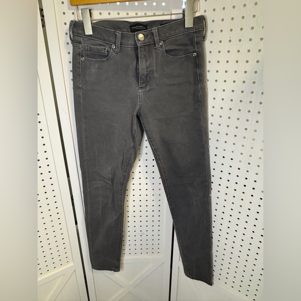 Banana Republic High-Rise Skinny Jeans – Gray – Size 26 (US 2/4) 🐿️